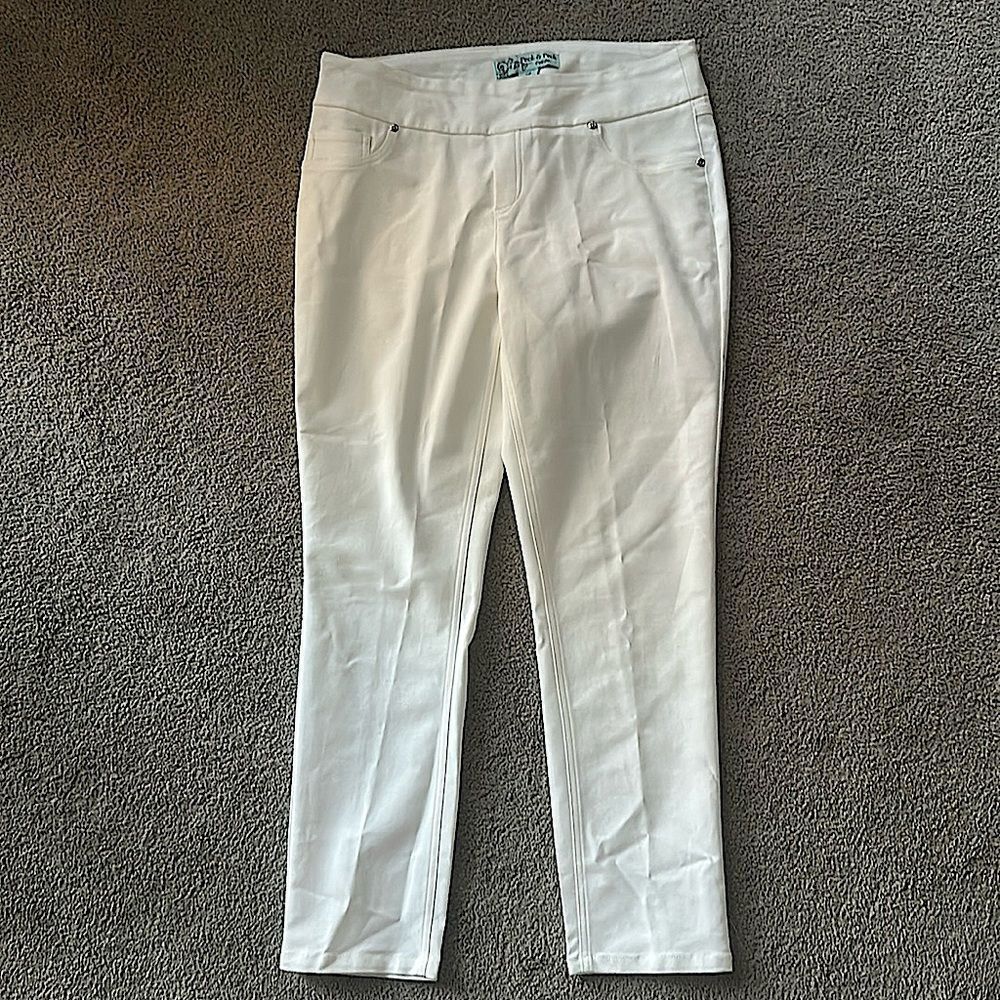 Peck & Peck Petite White Pants!